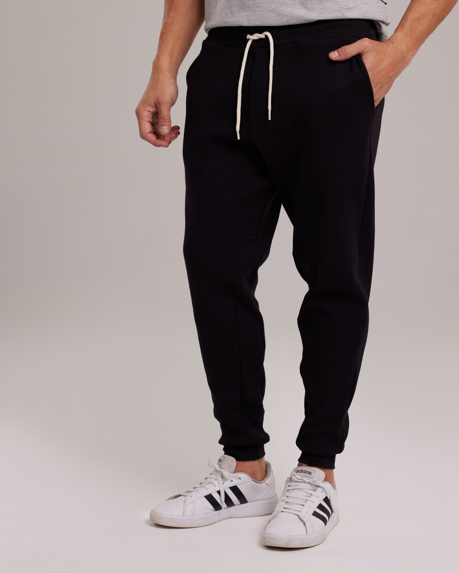 Calça Moletom Básica Flanelada Preto — Lunfe Studio — foto 2