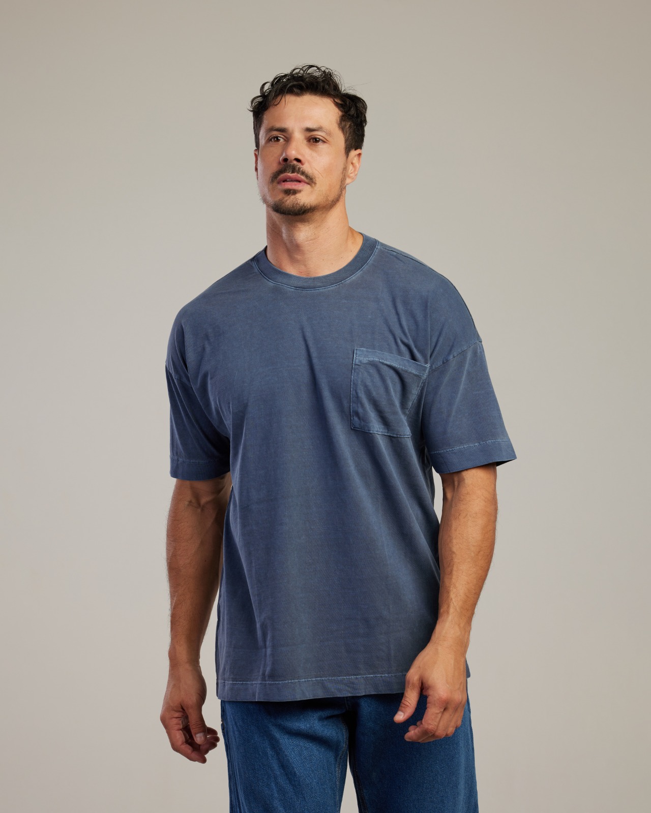Camiseta Oversized Estonada com Bolso — Lunfe Studio — foto 4