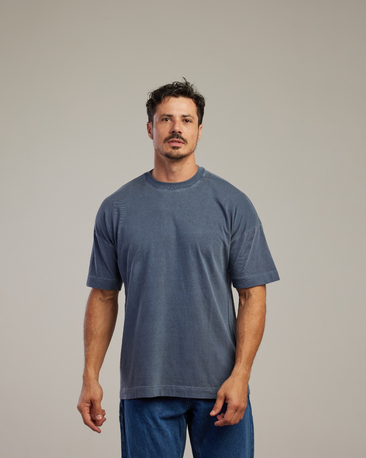 Camiseta Oversized Estonada com Bolso — Lunfe Studio — foto 8