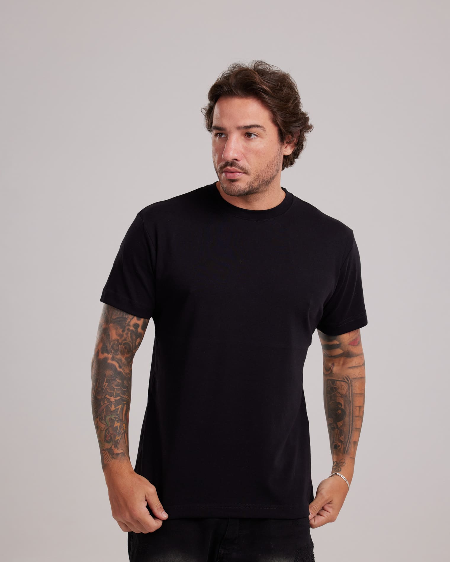 Camiseta Suedine Light Preto — Lunfe Studio — foto 5