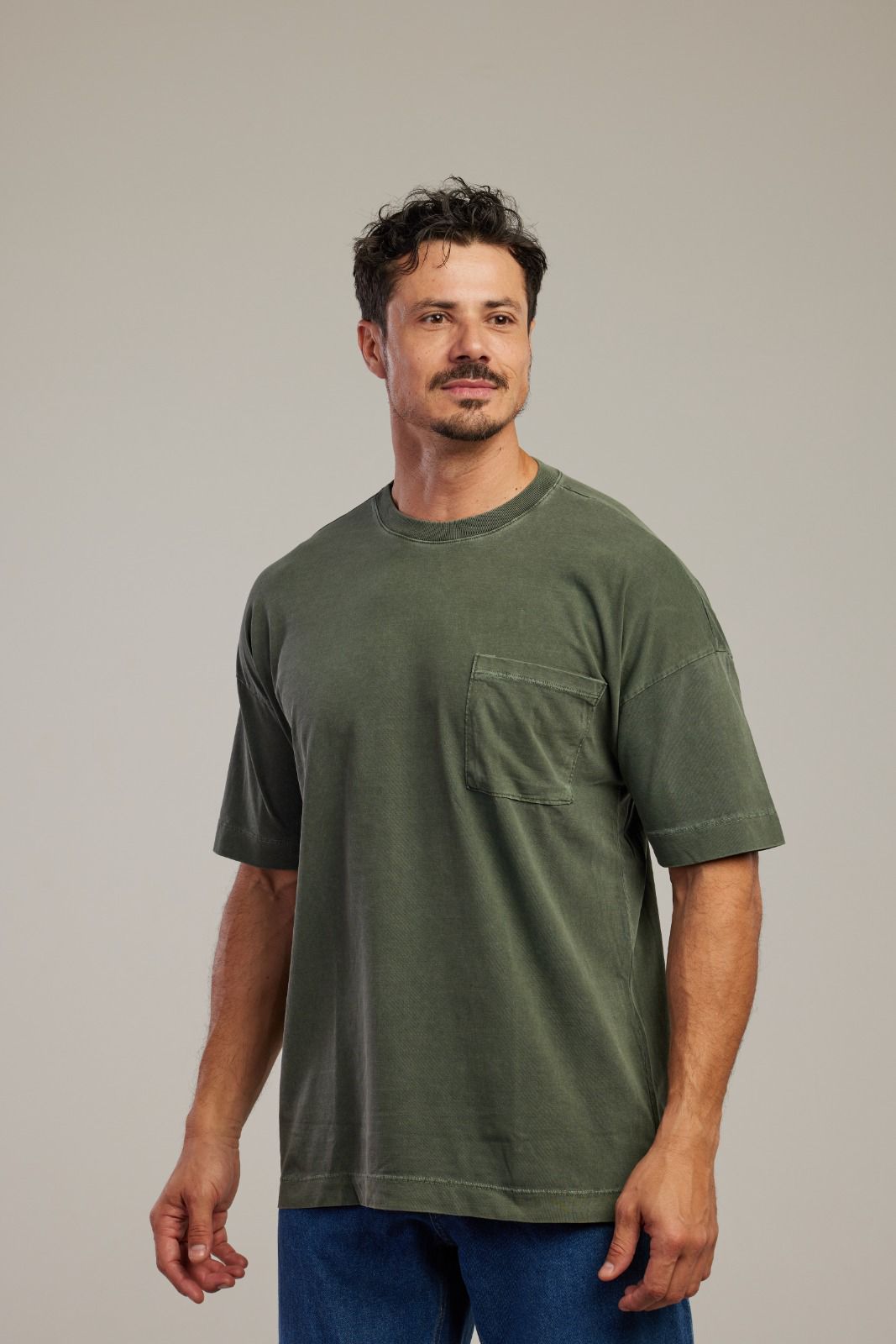 Camiseta Oversized Estonada com Bolso — Lunfe Studio — foto 7
