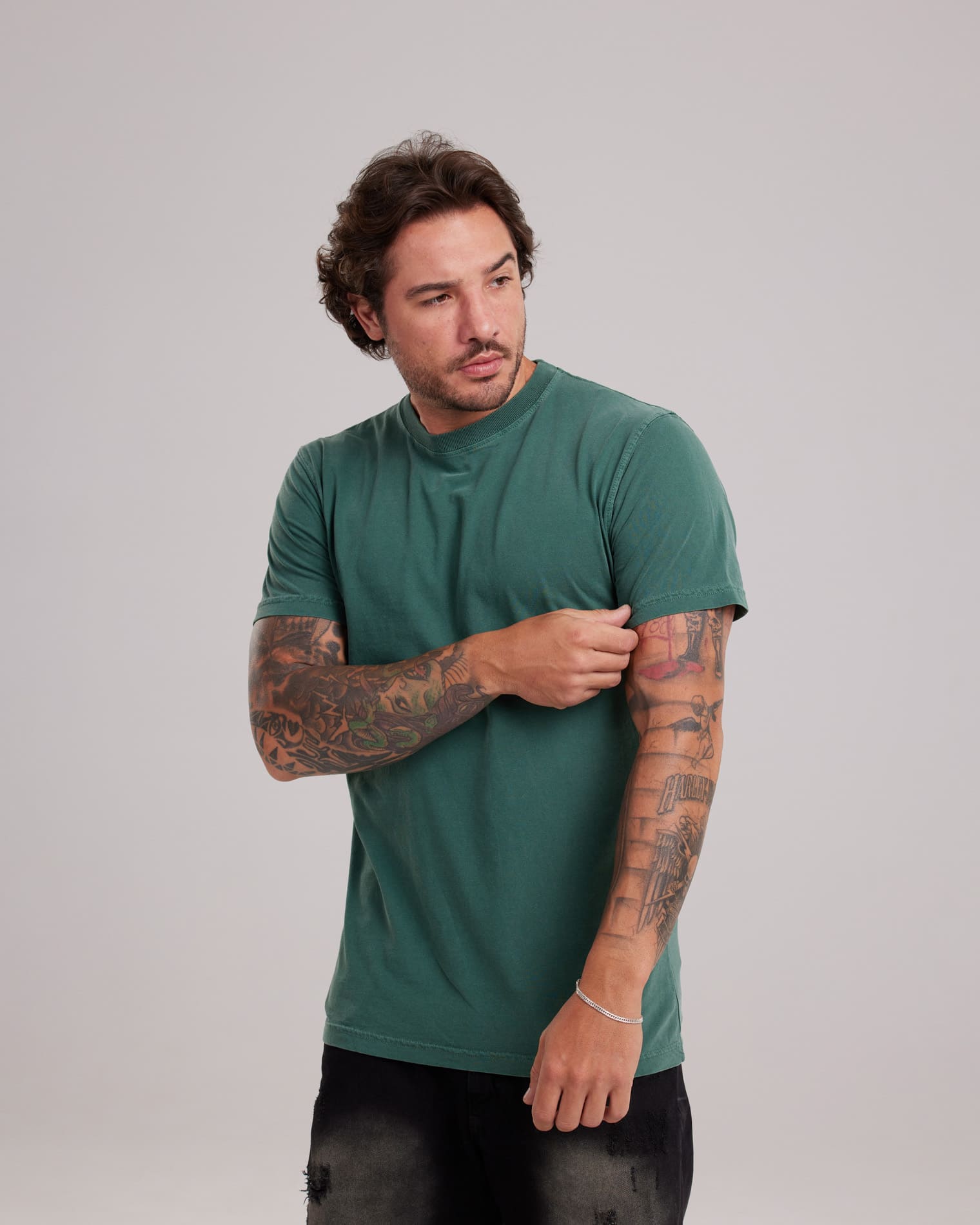 Camiseta Estonada Stone Wash Clássica Verde Floresta — Lunfe Studio — foto 7