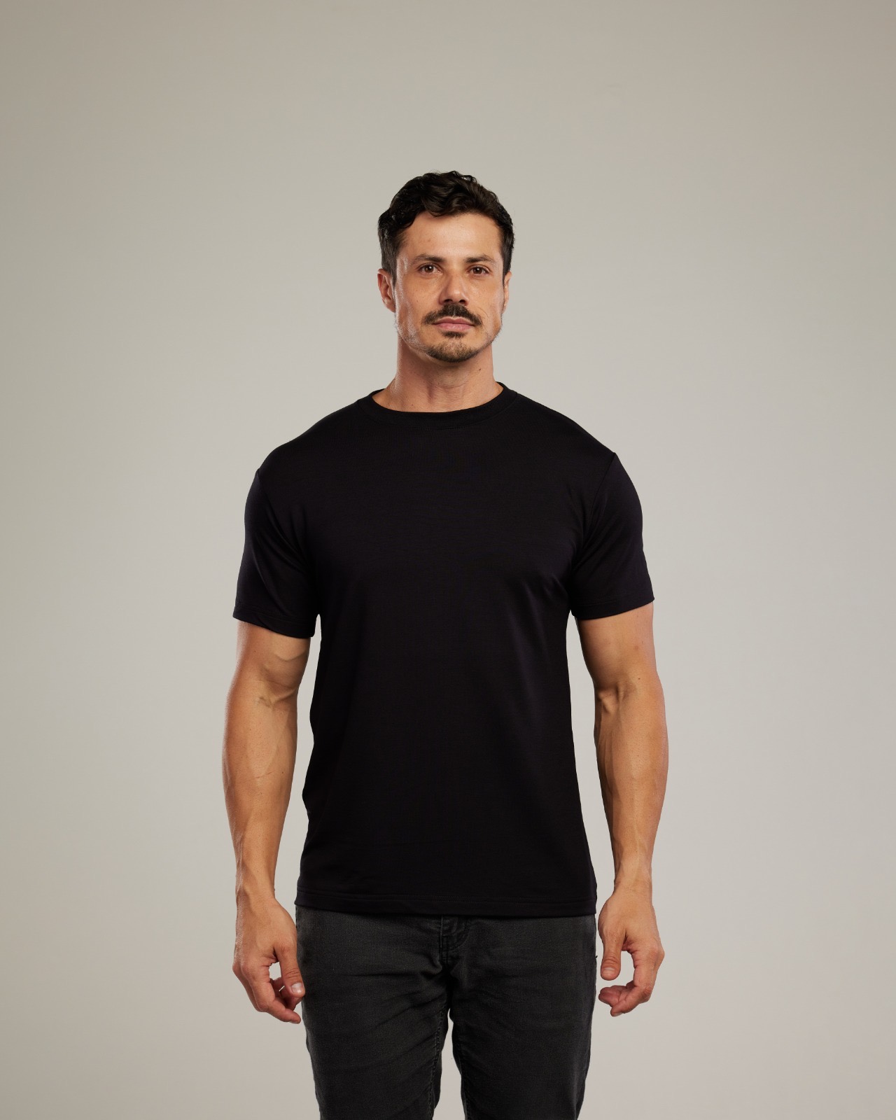 Camiseta Viscose Vortex Preto — Lunfe Studio — foto 5