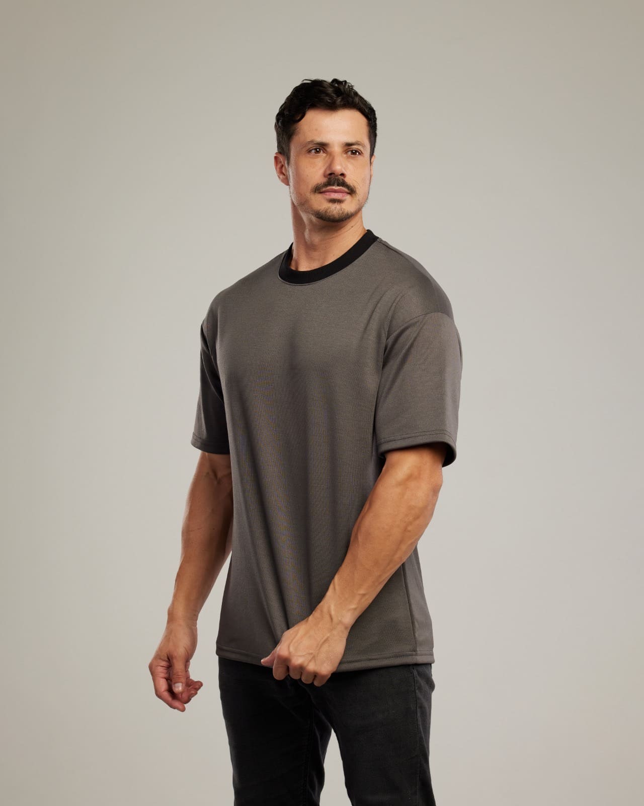 Camiseta Oversized Duo — Lunfe Studio — foto 2