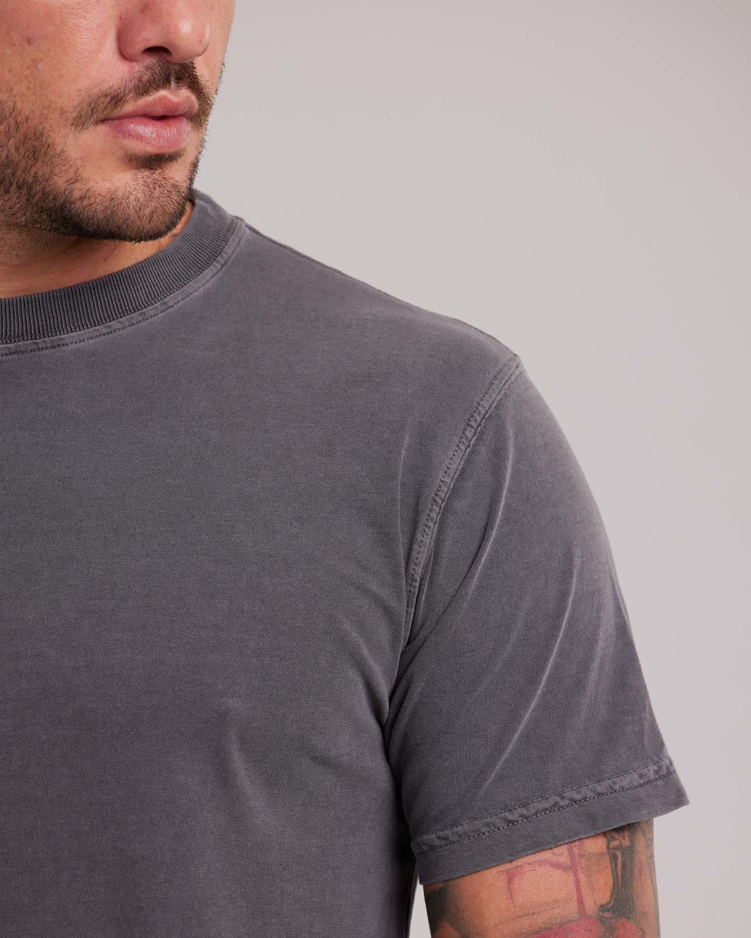 Camiseta Estonada Cores Vibrantes Preto — Lunfe Studio — foto 4