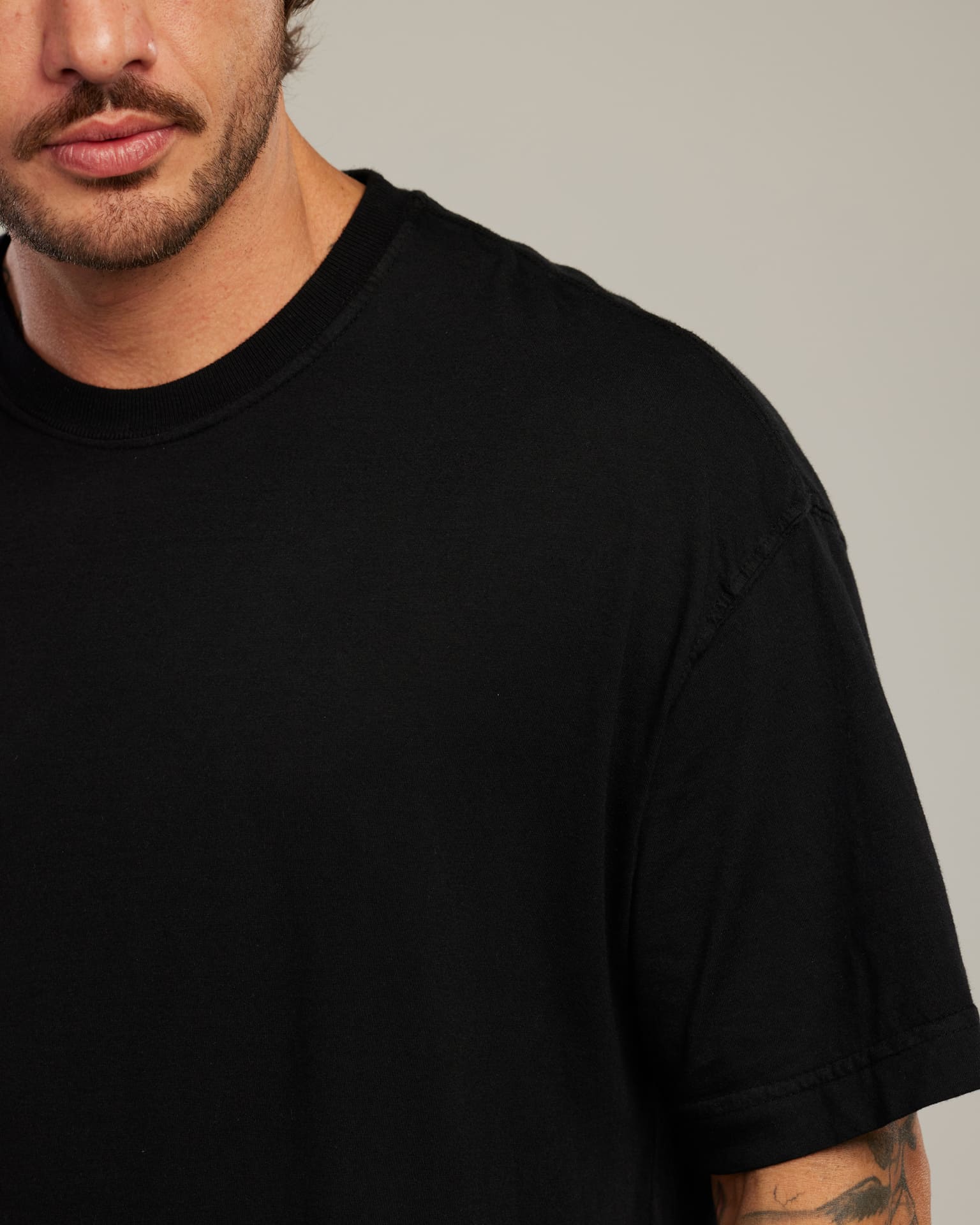 Camiseta Oversized Drop Shoulder — Lunfe Studio — foto 4
