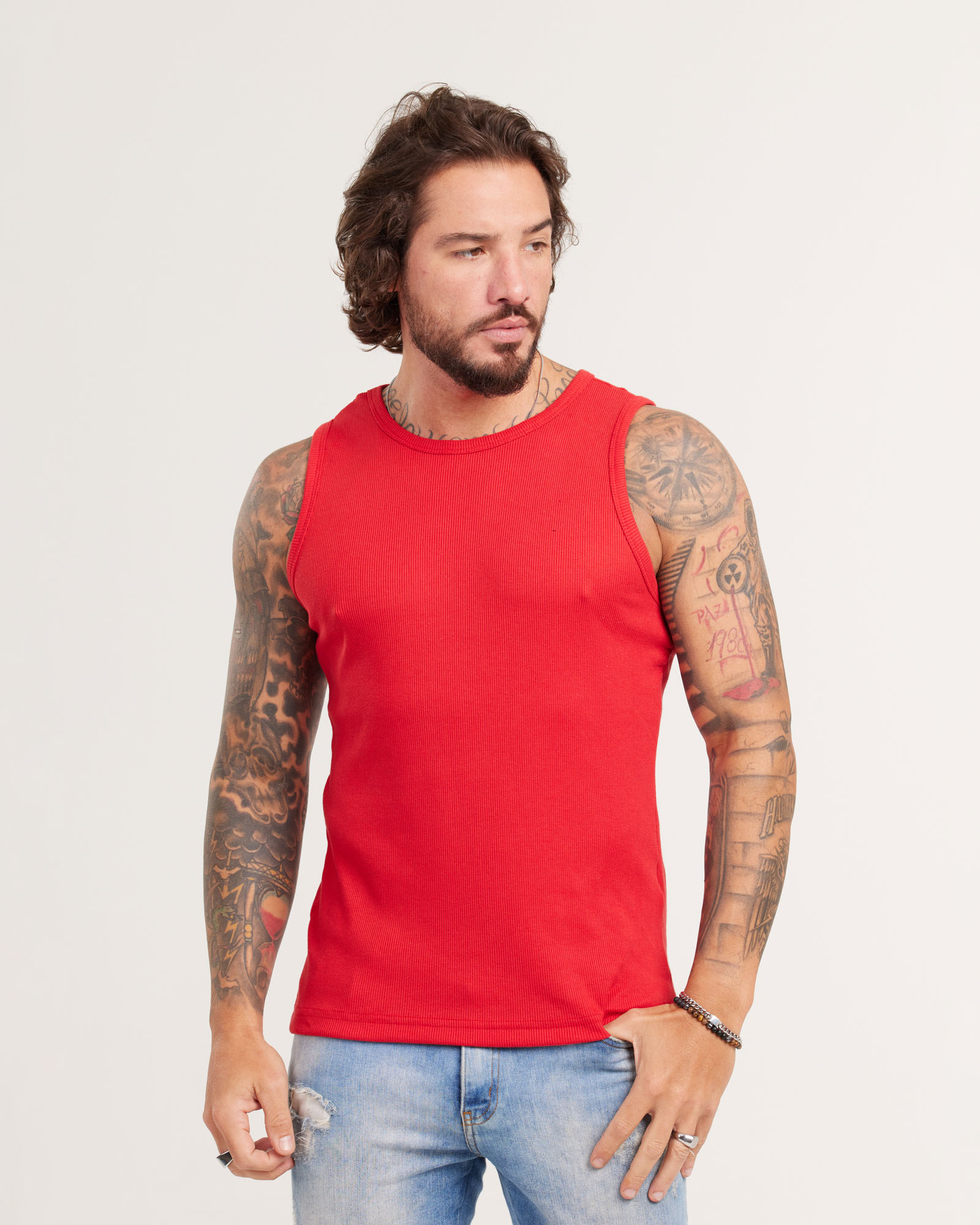 Regata Canelada Básica Vermelho — Lunfe Studio — foto 4